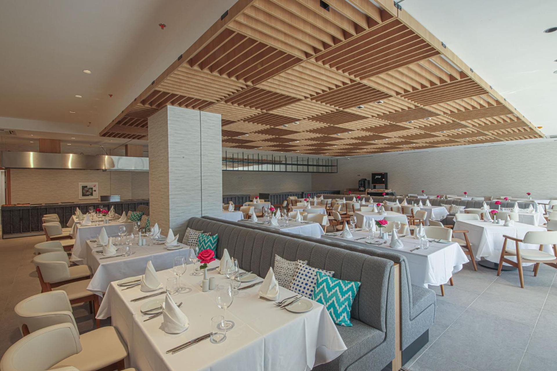 Poseidon - 5-star Luxury Experience, Premium Full Board Hotel